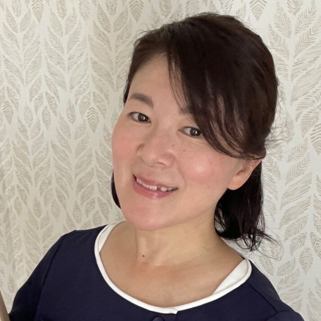 眉毛専門アートメイク    看護師 森本 恵